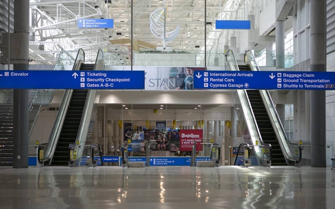 Aeropuerto de Fort Lauderdale suspende vuelos