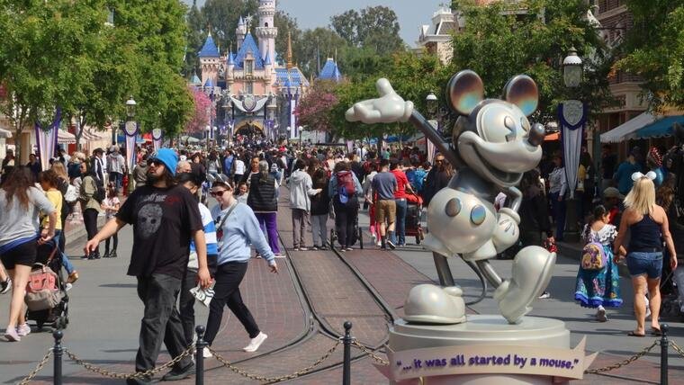 Disney comienza su mayor oleada de despidos