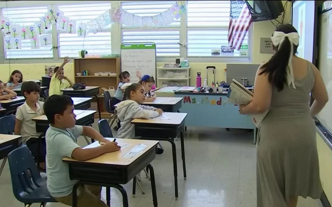 Nuevo programa busca emplear más maestros en Miami-Dade