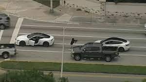 Persecución policial por tres condados termina con detenidos