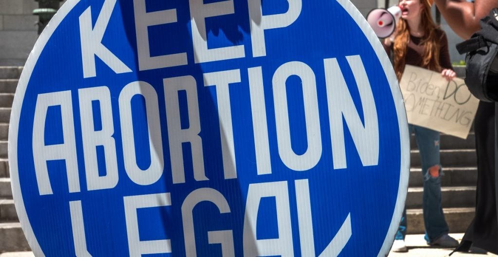 Senado de Florida aprueba prohibir el aborto después de las 6 semanas