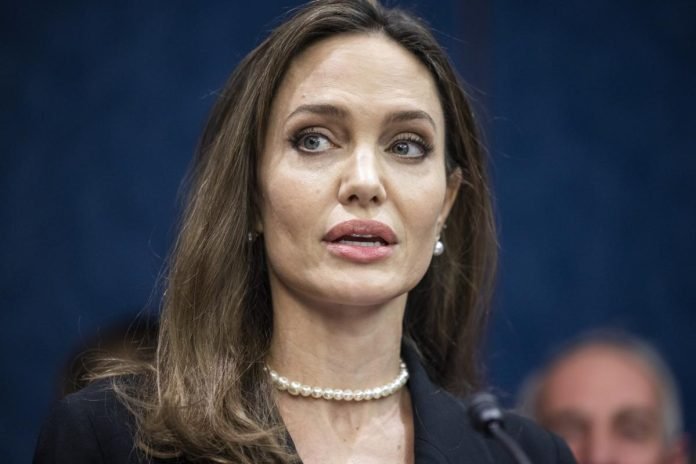 Angelina Jolie se lanza al diseño de moda sostenible con Atelier Jolie