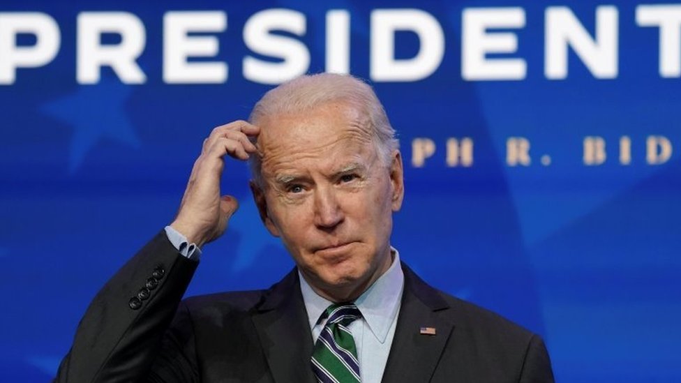 Biden eliminará mayoría de los mandatos de vacunación contra el COVID-19