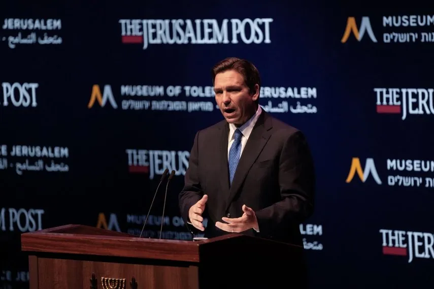 DeSantis firma ley que impone pena de muerte a pedófilos