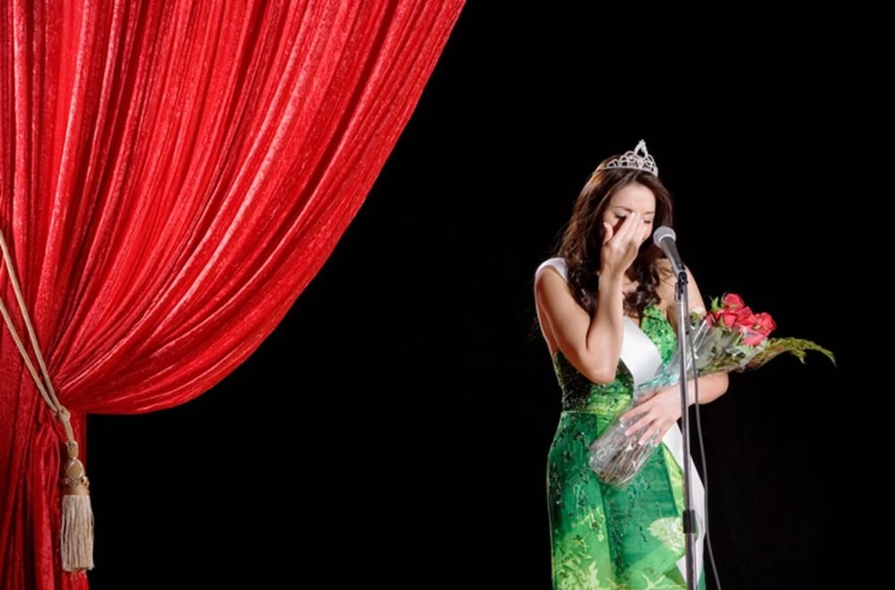 Exdirectora de Miss Florida condenada a prisión por fraude