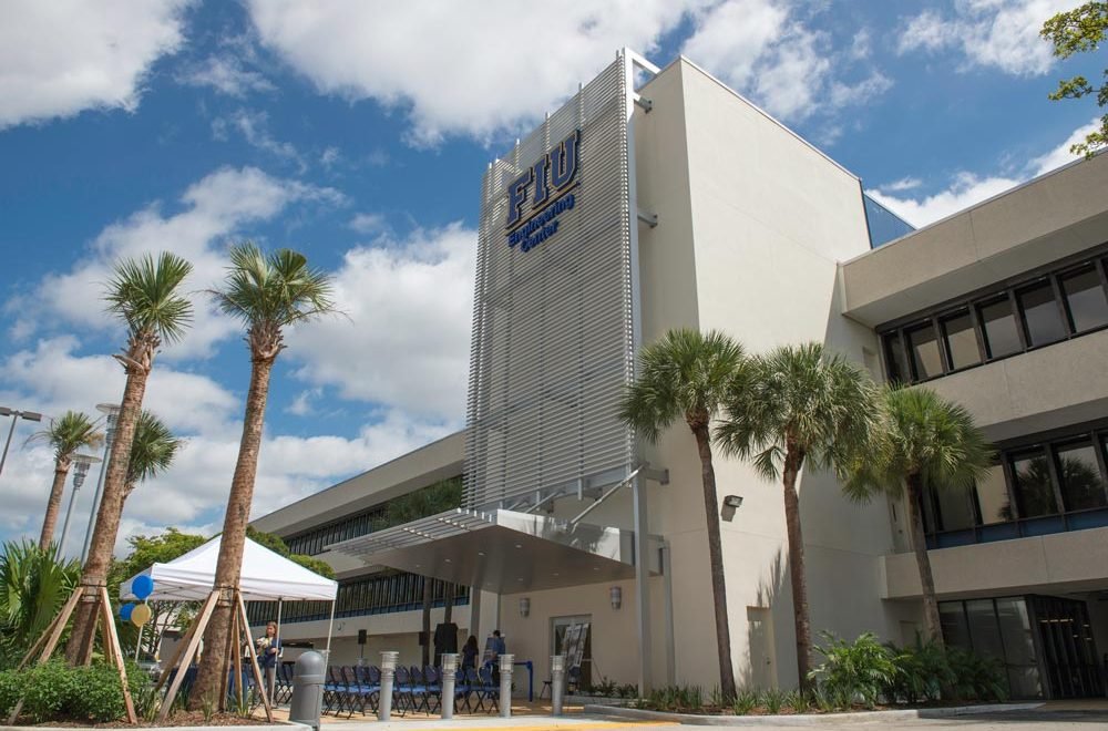 Universidades de Miami y Broward recibieron falsos reportes de tiroteo al mismo tiempo