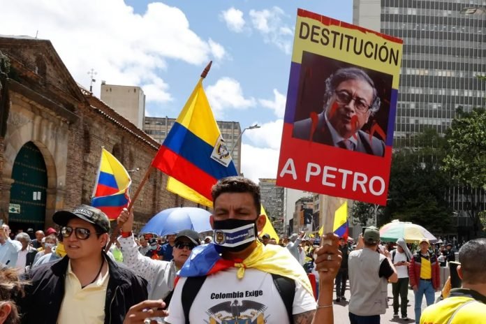 Colombianos dicen “no” a las reformas de Petro en la “Marcha de la mayoría”