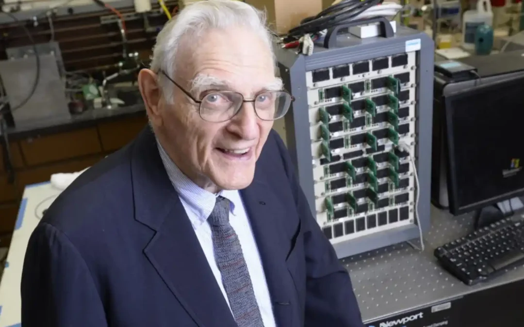 Murió el Nobel que inventó las baterías de los móviles