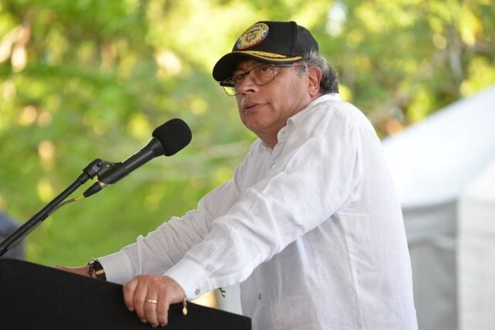 Petro gobernará durante una semana desde la Guajira colombiana