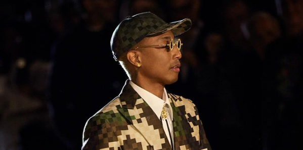 Pharrell Williams deslumbra en la pasarela de París de la mano de Louis Vuitton