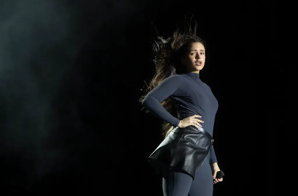 Rosalía hace un reguetón muy japonés en nuevo sencillo “Tuya”