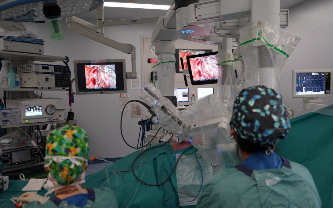 Trasplantan pulmón con operación robótica