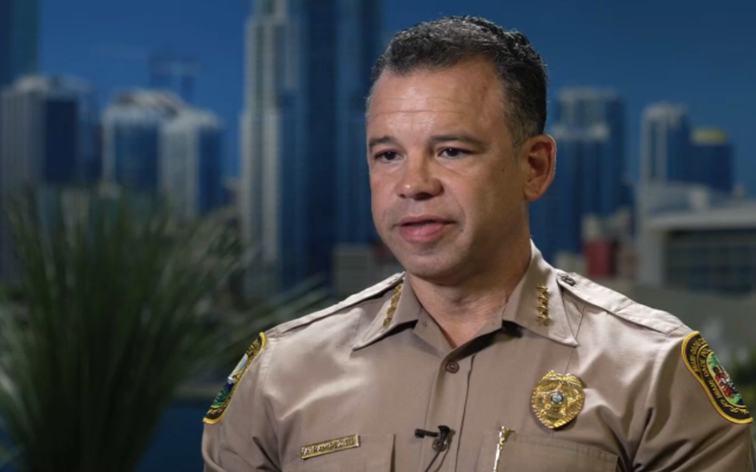 Director de la policía de Miami-Dade grave tras intento de suicidio