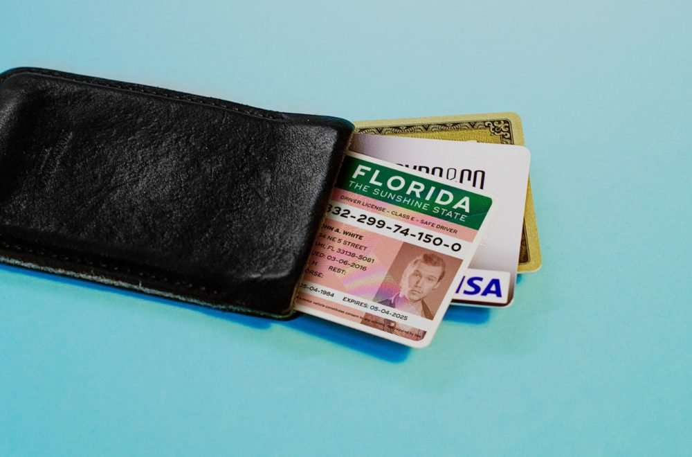 Florida no reconocerá licencias de conducir de indocumentados