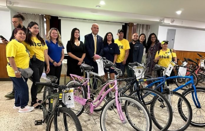 Neoyorquinos donan bicicletas para que inmigrantes puedan trabajar