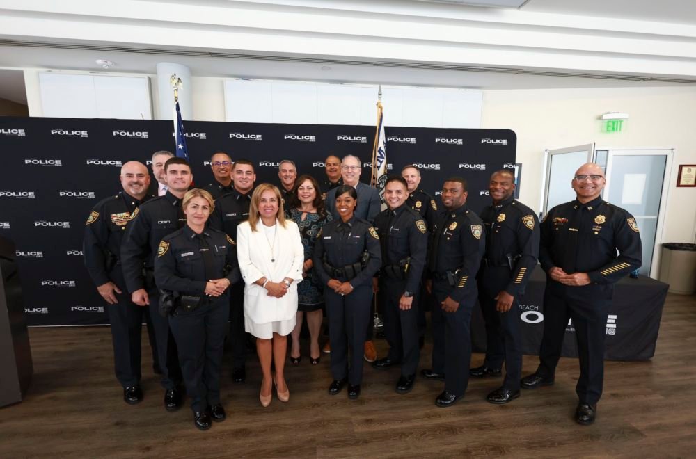 Policía de Miami Beach designó al primer jefe afroamericano en 108 años