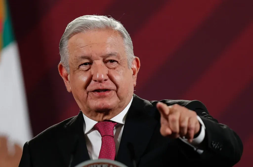 Presidente de México pide no votar por DeSantis