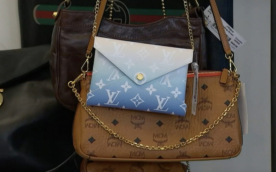 Robaron carteras de lujo valoradas en 180 mil dólares en tienda de Weston