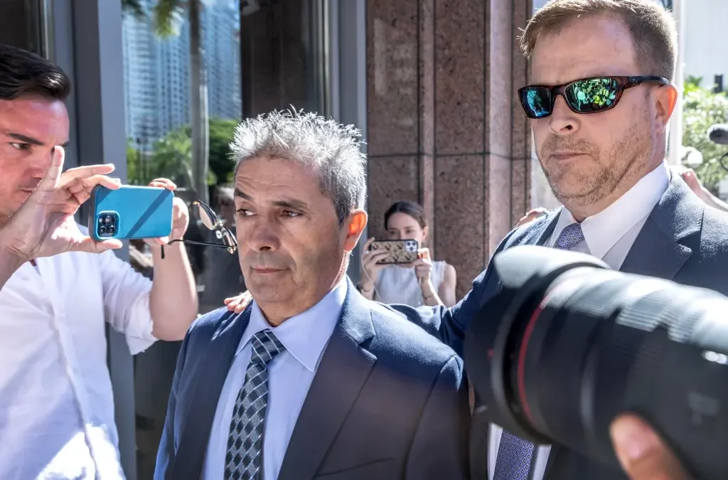 Compareció tercer acusado en el caso de documentos de Trump