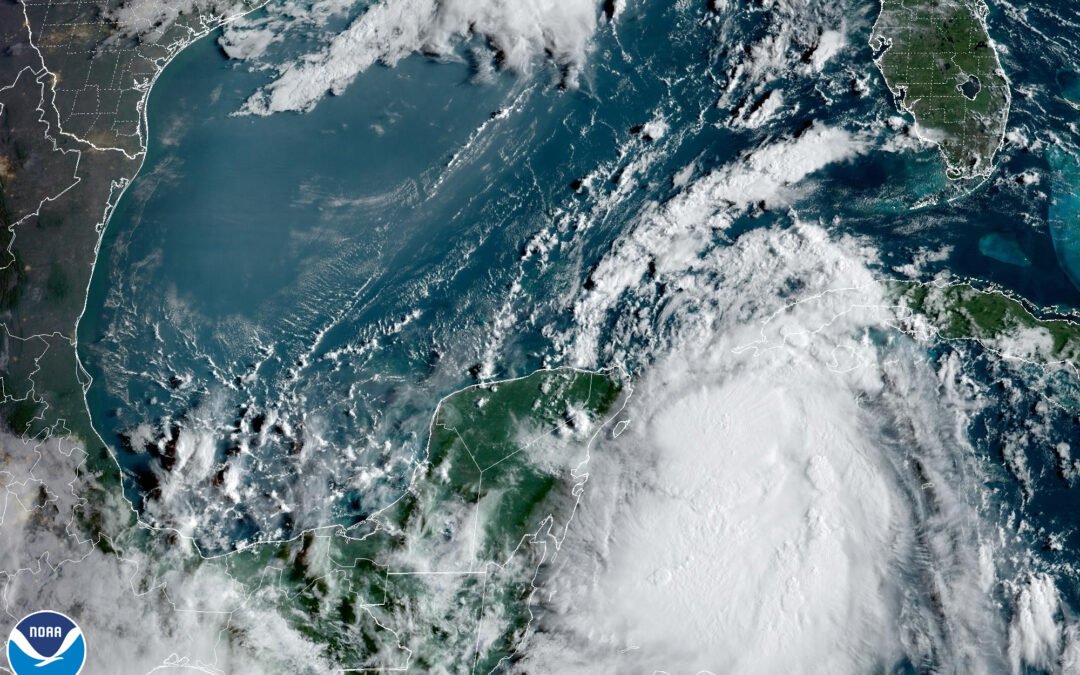 Idalia se fortalece en huracán mientras avanza rumbo a Florida