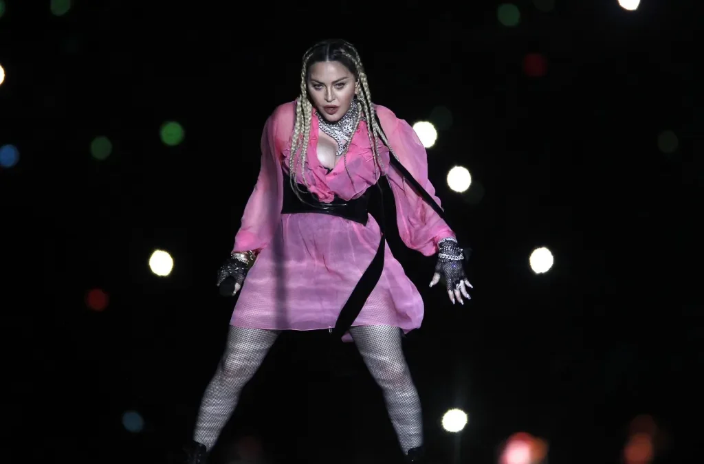 Madonna cumple 65 años recuperándose para su gira mundial