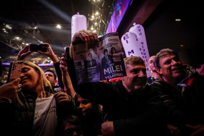 Muerte de una niña paraliza la campaña electoral en Argentina