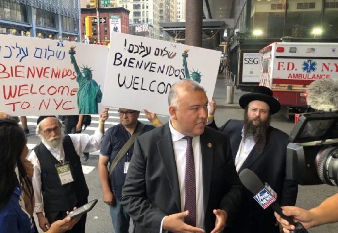 Nueva York lanza red de asistencia legal de inmigración para recién llegados