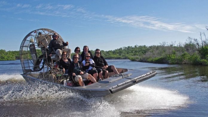 Parque de Florida suspende paseos en hidrodeslizadores tras accidente con heridos
