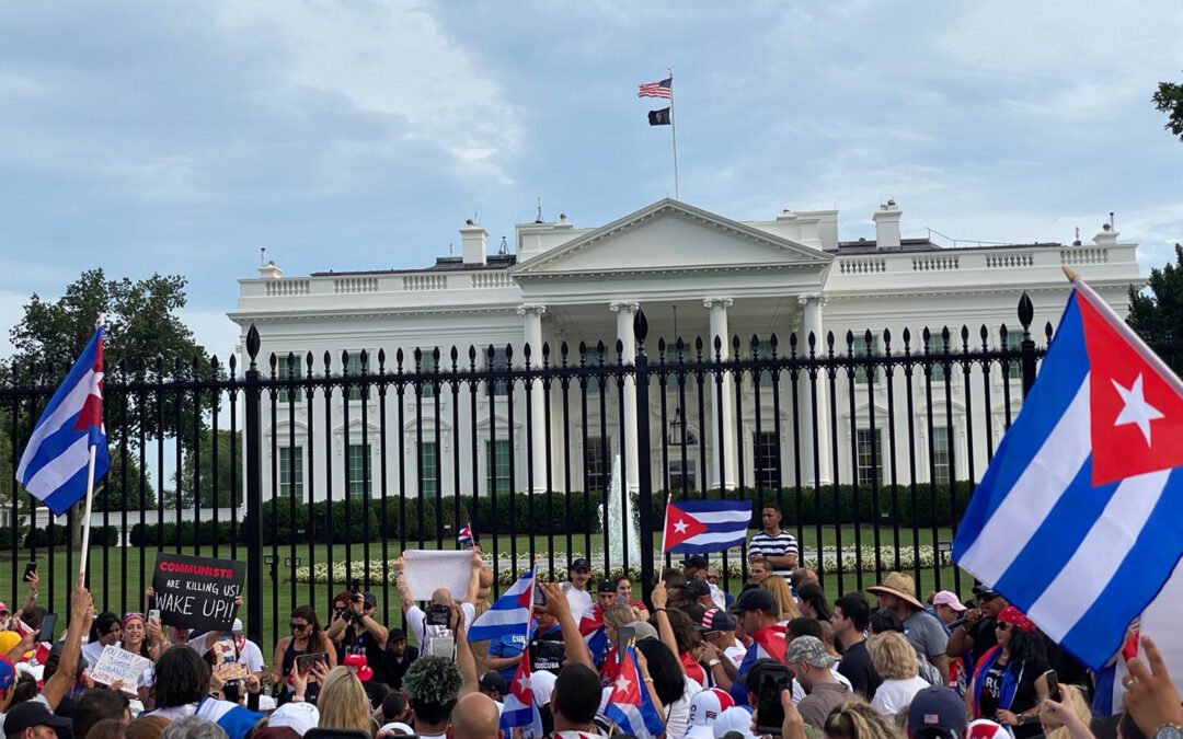 Cubanos con I220-A no podrán aplicar a residencia permanente bajo Ley de Ajuste Cubano