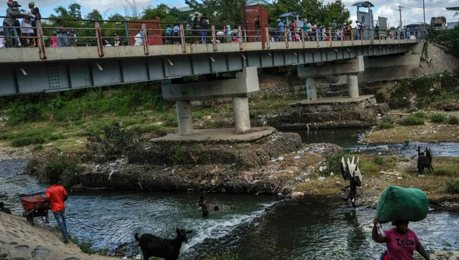 Dominicana suspende visas a Haití y amenaza con cerrar frontera totalmente