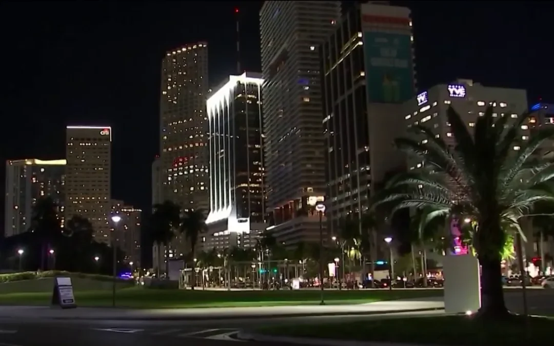 Hombre fue apuñaleado cerca del centro comercial Bayside en Miami