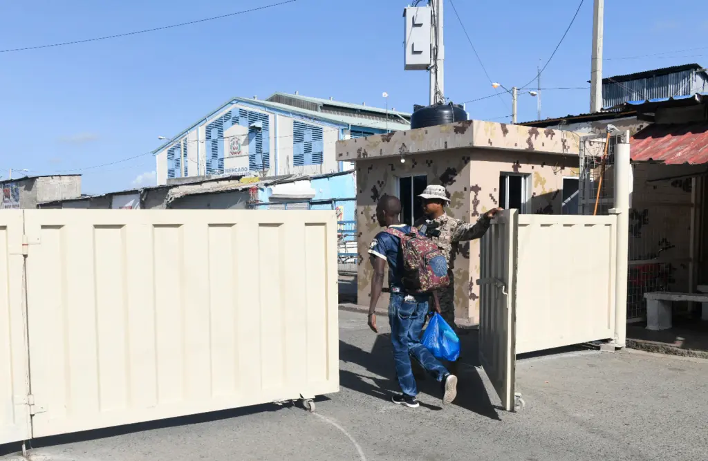 República Dominicana cierra toda la frontera con Haití