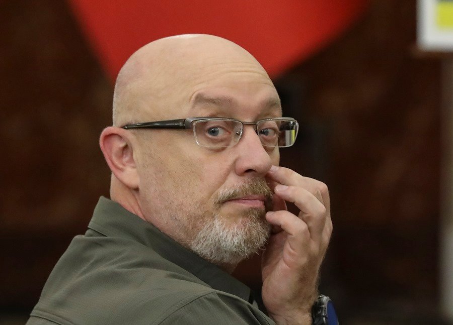 Zelenski destituye al ministro de Defensa