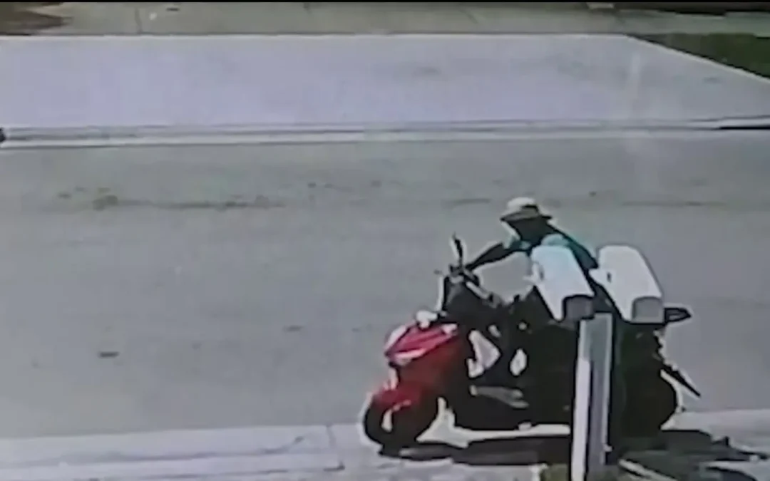 Buscan a sospechoso de robar correspondencia en vecindario de Hialeah