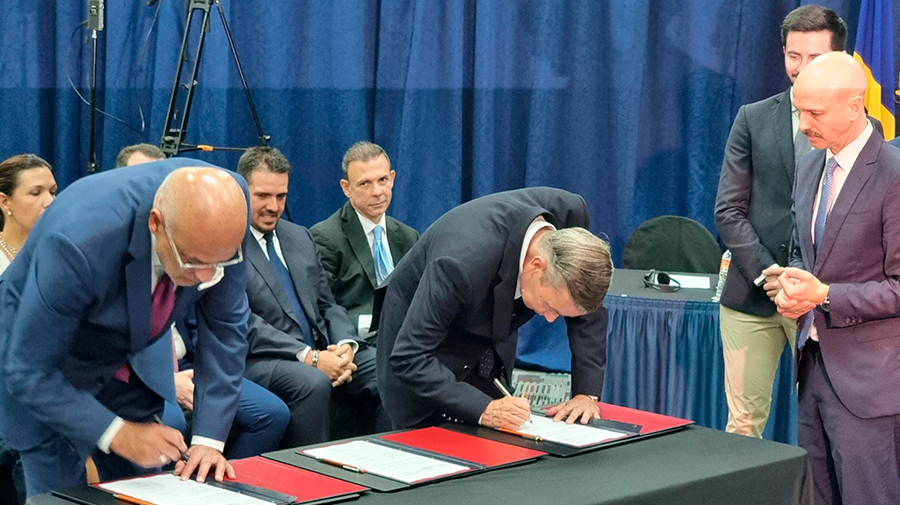 Gobierno y oposición venezolana firman acuerdos parciales