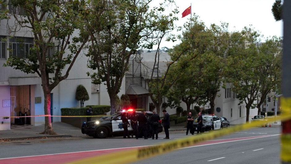 Persona choca contra el consulado chino en San Francisco 