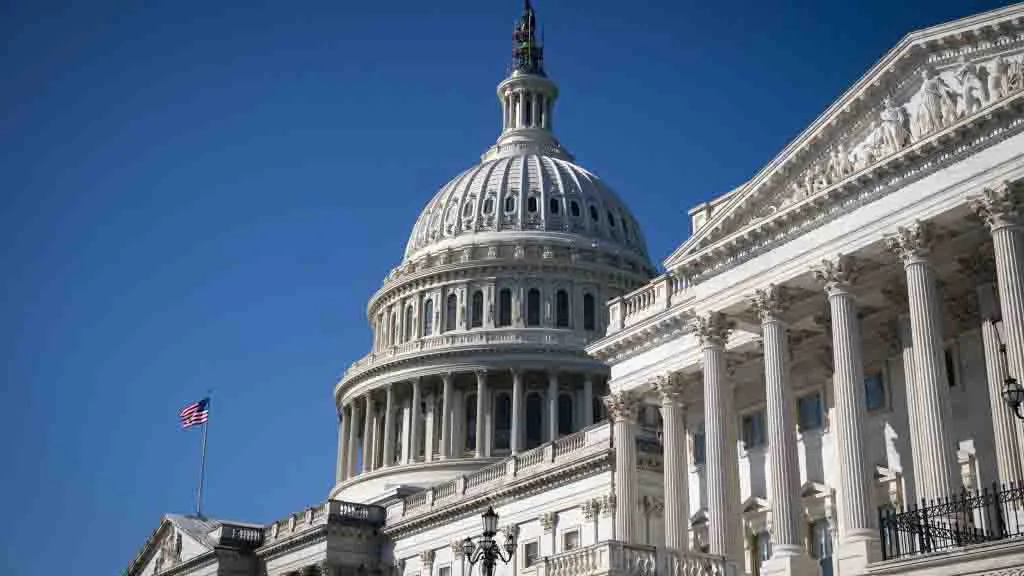 Congreso de EEUU aprueba medida temporal evitando el cierre