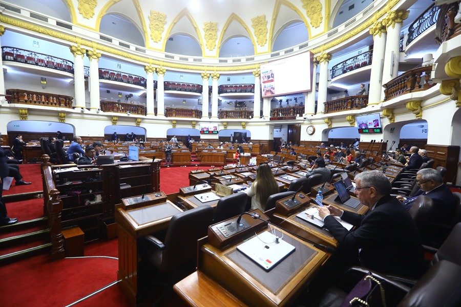 Congreso de Perú censura al ministro del Interior