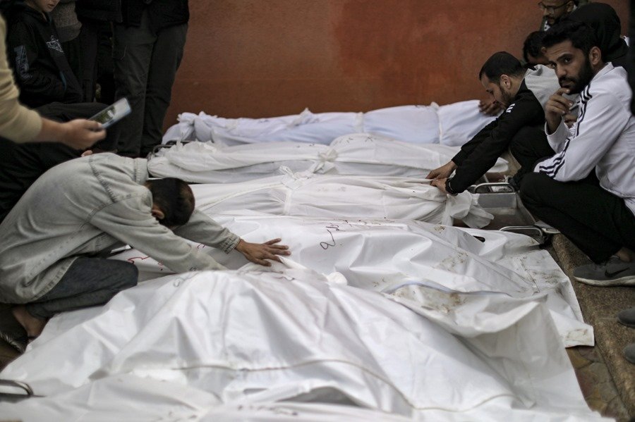 Más de 200 muertos por ataques israelíes en Gaza horas antes del inicio de la tregua humanitaria