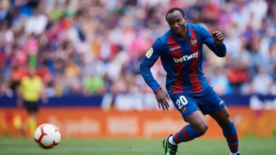 Muere futbolista ghanés a los 28 años tras desplomarse en el campo