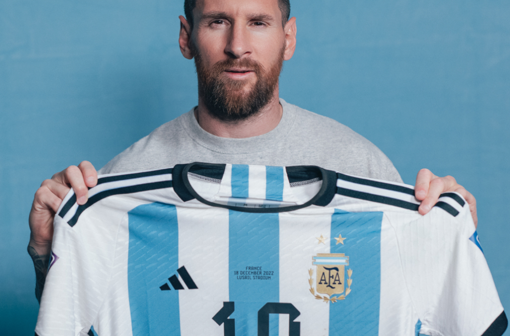 Subastan por millonaria suma las camisetas de Messi en Qatar 2022