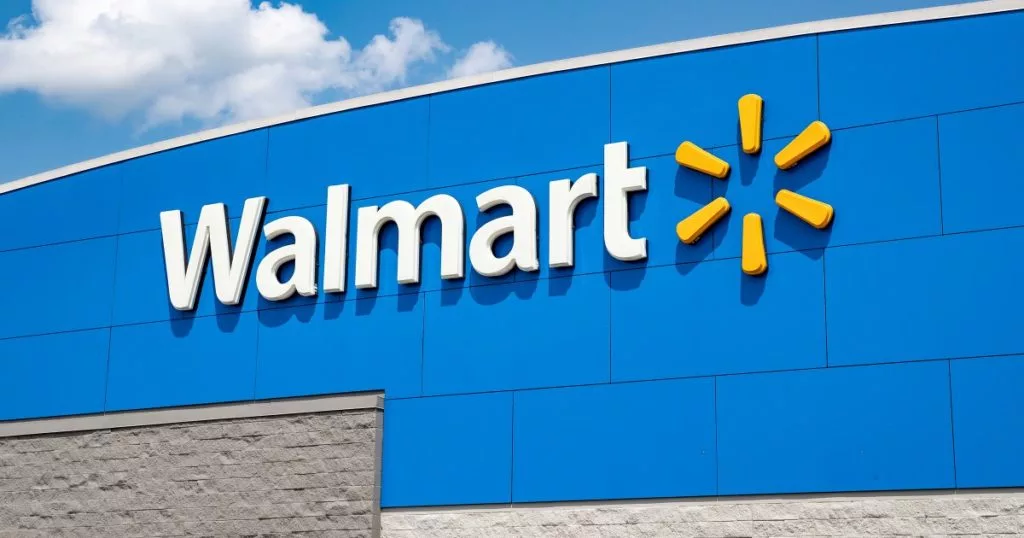 Varios heridos y atacante muerto tras tiroteo en un Walmart