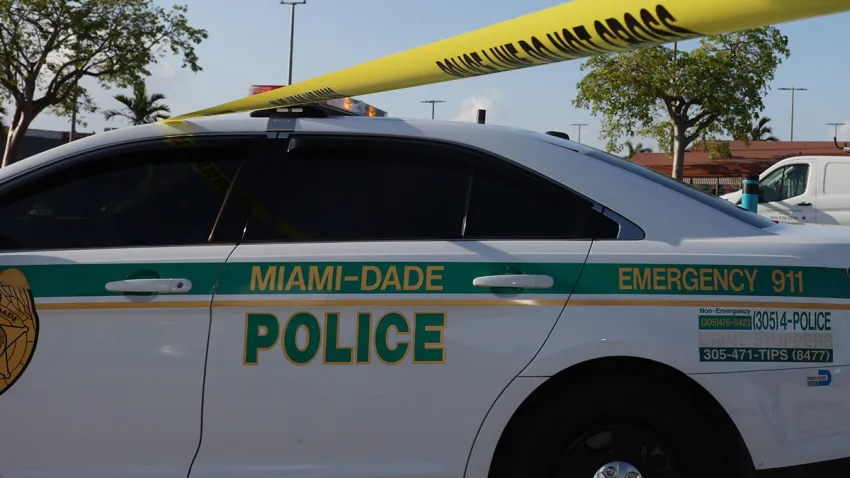 Arrestan a policía de Miami-Dade acusado de secuestrar y agredir sexualmente a su expareja