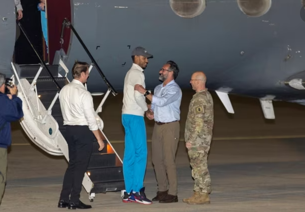 Estadounidenses liberados por Venezuela llegaron a base de Texas