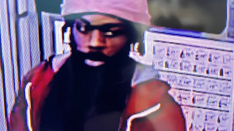 Hombre se fugó tras dispararle a empleado de licorería en Miami-Dade