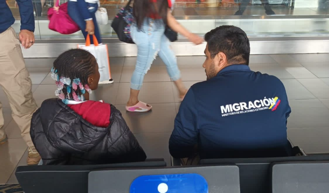 Niña extranjera estuvo oculta 10 días en aeropuerto El Dorado