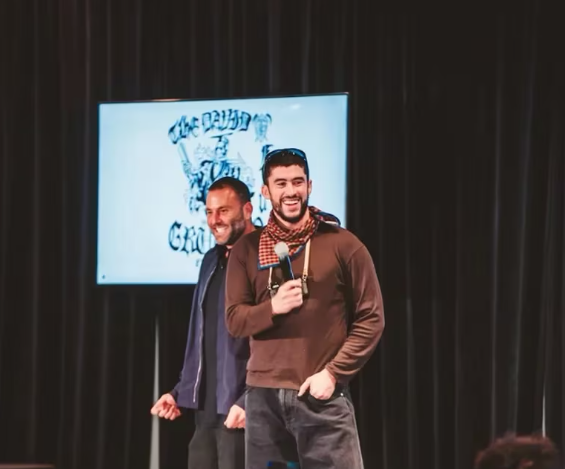 Bad Bunny sorprendió a estudiantes en universidad de Miami