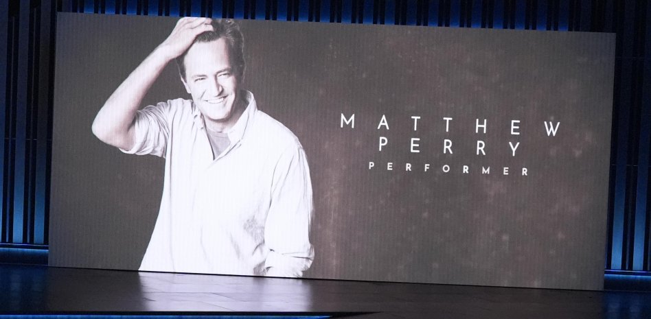 Realizaron homenaje a Matthew Perry en los Emmy