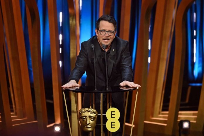 Emotiva aparición de Michael J. Fox en los premios BAFTA