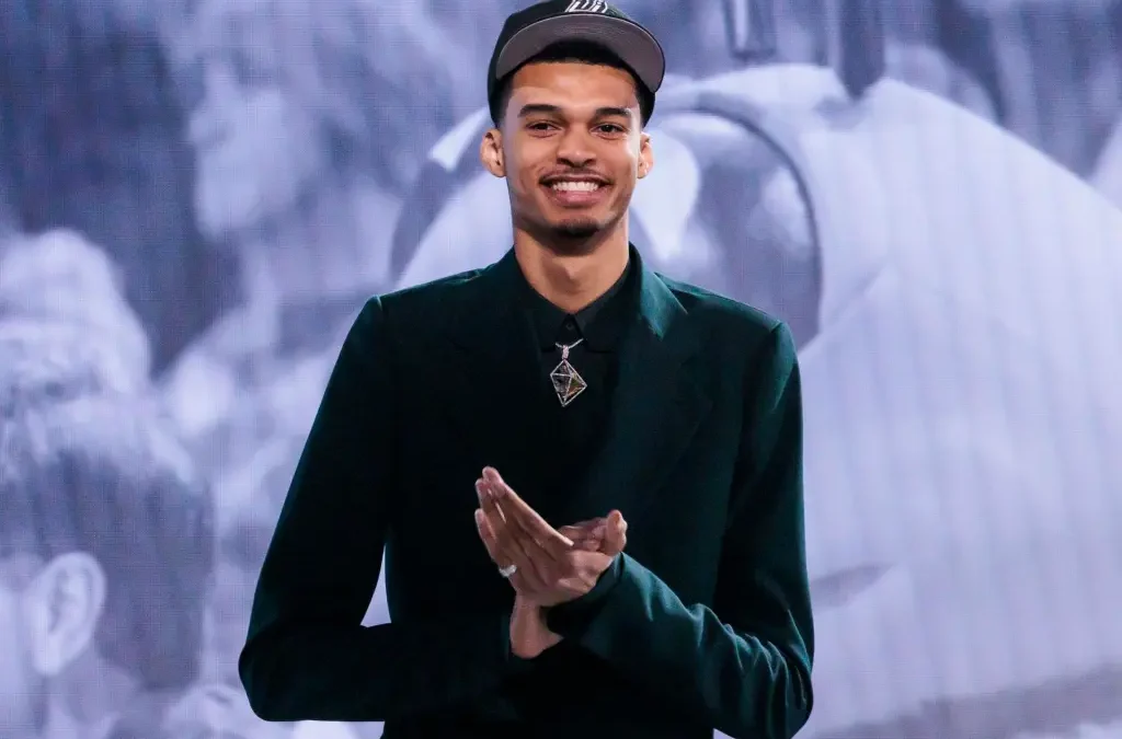 Louis Vuitton fichó al jugador de la NBA Victor Wembanyama como embajador de marca